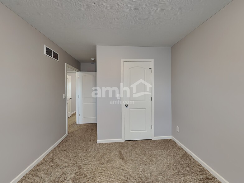 Building Photo - 5499 Lehman Meadows Dr