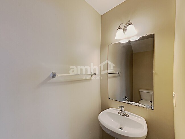 Building Photo - 318 Timber Meadow Lake Dr