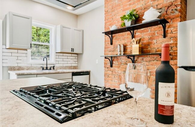 Building Photo - 3255 Josephine St