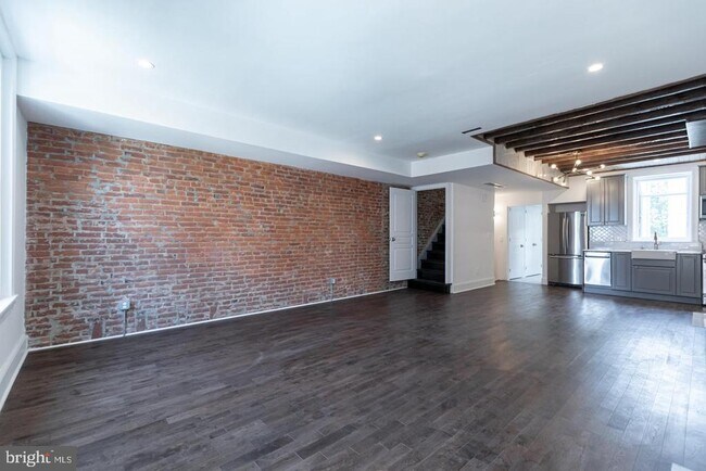 Building Photo - 130 W Laurel St