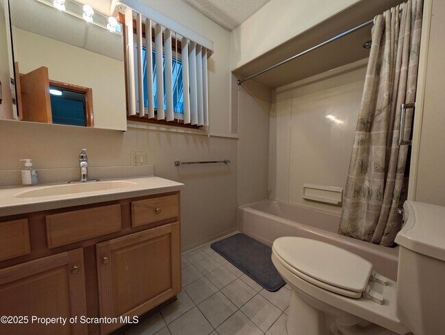 Building Photo - 810 Gino Merli Dr