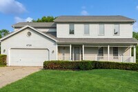 Building Photo - PRIVATE BACKYARD!! 4 Bedroom, 2.5 Bath Home in Urbandale