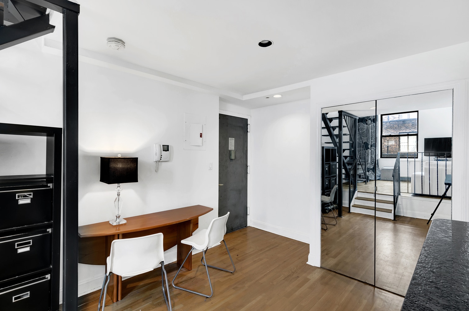 Foyer - 312 E 22nd St