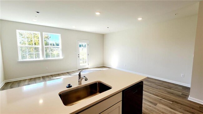 Building Photo - 1132 Martin Rd