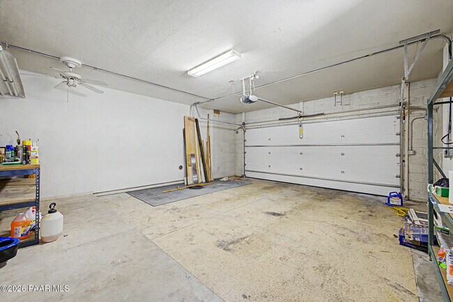 Building Photo - 504 S Stephanie Loop