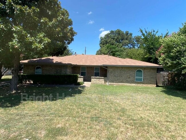 Building Photo - 1017 Mullins St