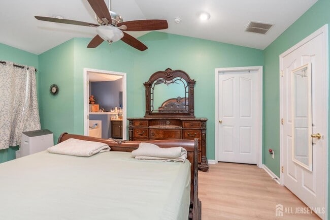 Building Photo - 802 Yarrow Cir