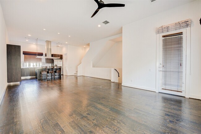 Building Photo - 2333 Sperber Ln