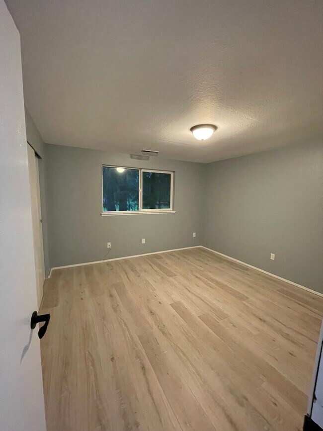 Building Photo - 6330 Neylon Dr SW