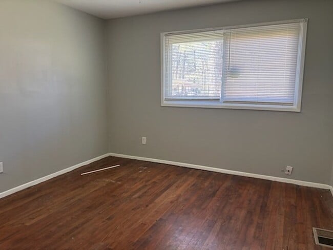 Building Photo - 2846 Marydale Dr