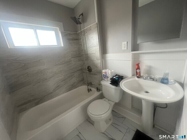 Building Photo - 110 Asylum St