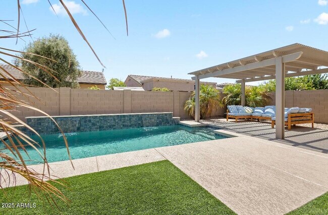 Building Photo - 18241 W Young St