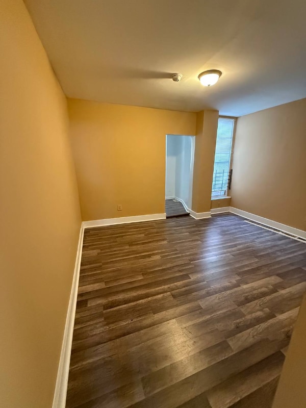 Building Photo - 2026 Walbrook Ave