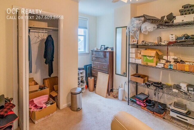 Building Photo - 3640 Calumet St