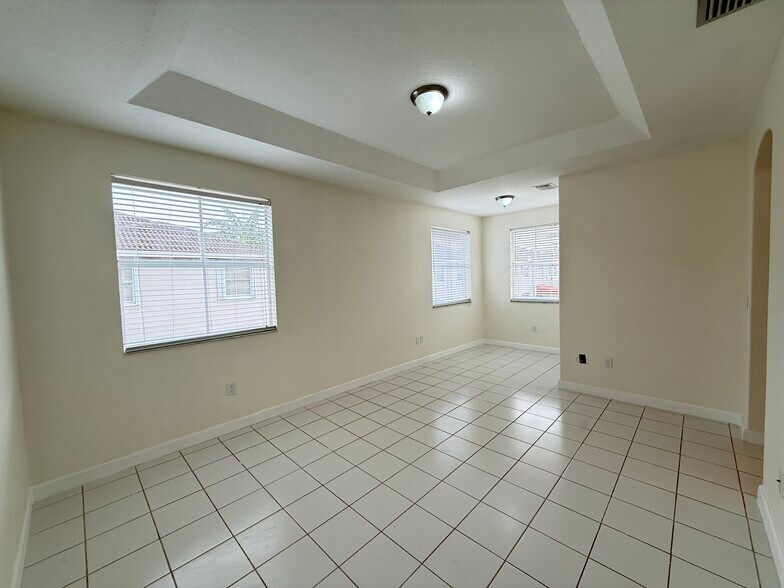 Building Photo - 15131 SW 23rd Ln