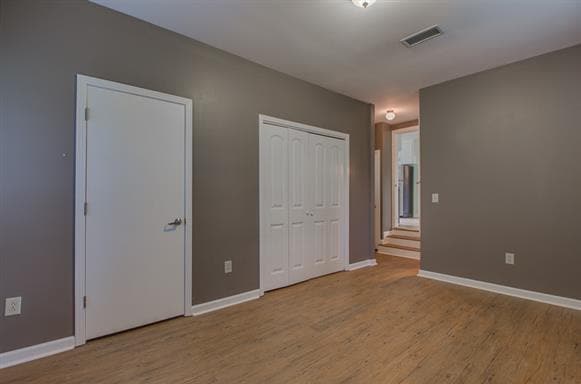 Building Photo - 520 Barrywood Dr