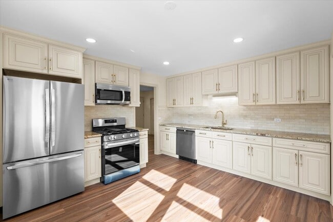 Building Photo - 3604 Owl Dr