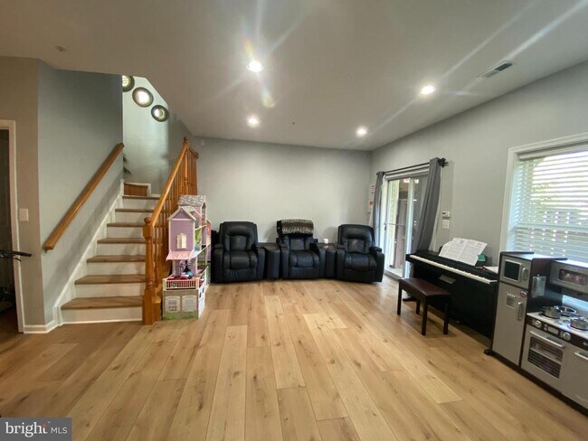 Building Photo - 2509 William Taft Ct