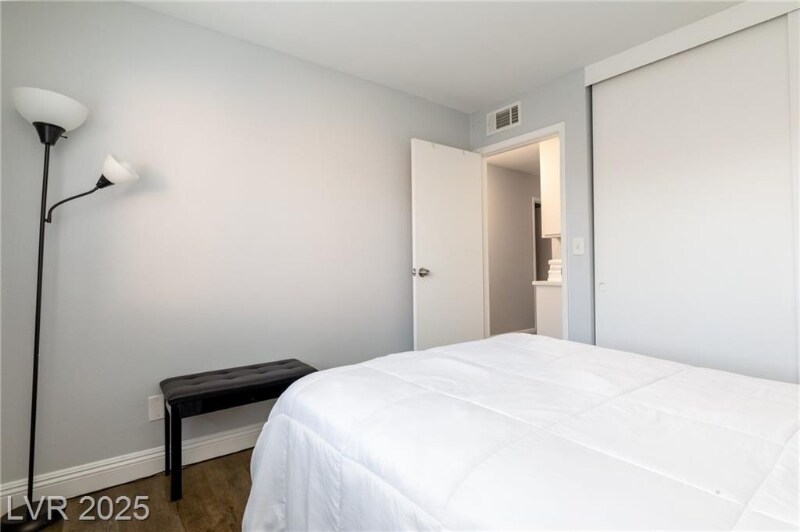 Building Photo - 2120 Wagonwheel Ave