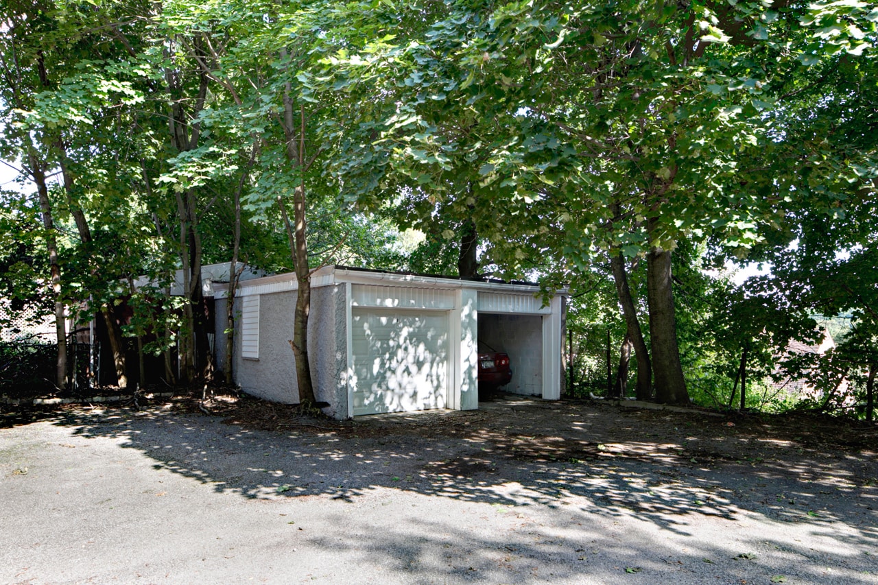 Building Photo - 1858 Shaw Ave