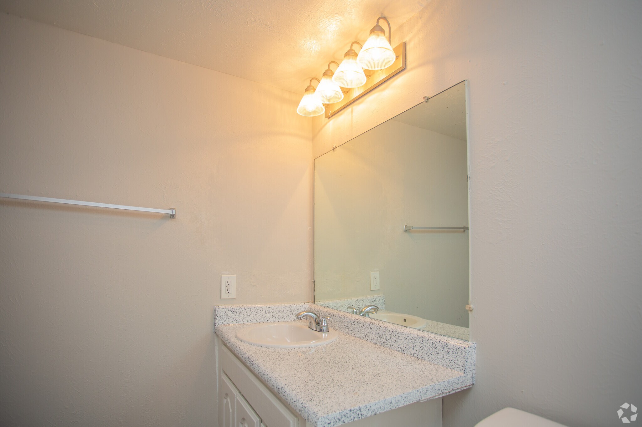 Grand Riviera 2877 W Walnut Hill Ln Irving TX 75038 Apartment Finder
