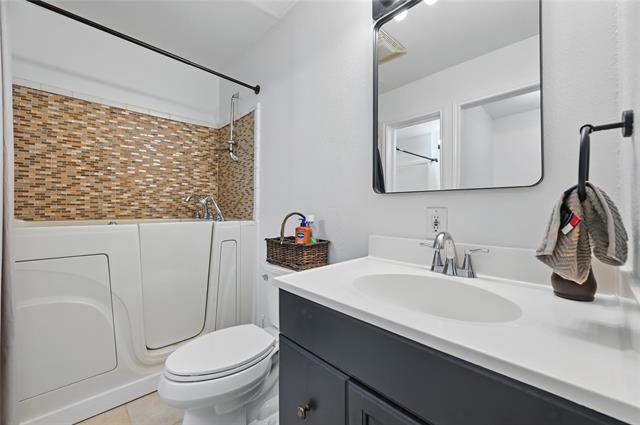 Building Photo - 430 Goliad Cir