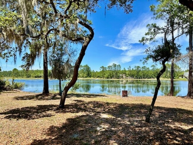 Building Photo - 4 Bedroom / 2 Bath Home in Royal Trails