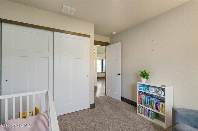 Building Photo - Beautiful home in Post Falls