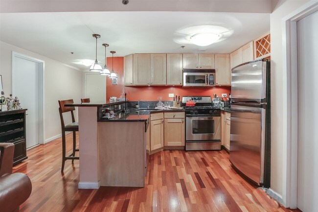 Building Photo - 759 2nd St