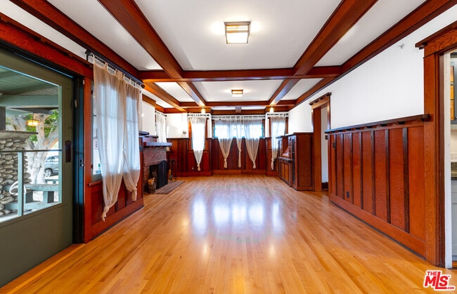 Building Photo - 2544 3rd St