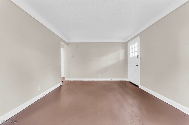 Building Photo - 401 E 257th St