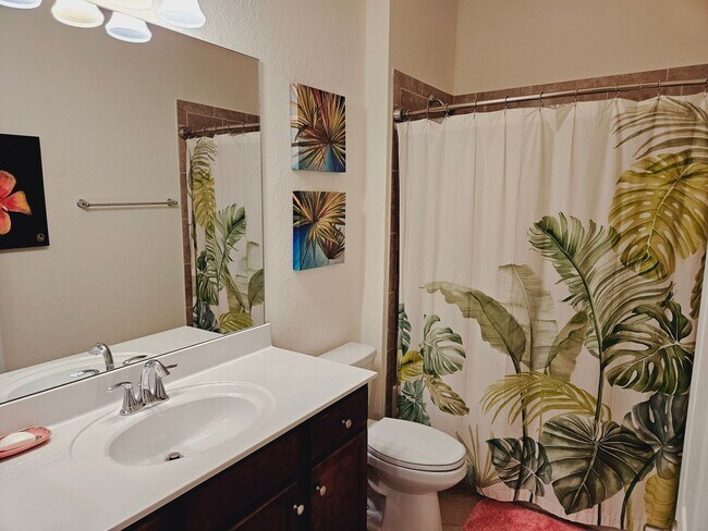 Building Photo - Annual Furnished Pet Friendly Twin Villa l...