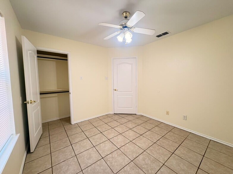 Building Photo - 416 Prescott Loop