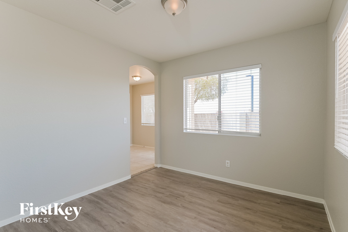 Building Photo - 528 Waterwheel Falls Dr