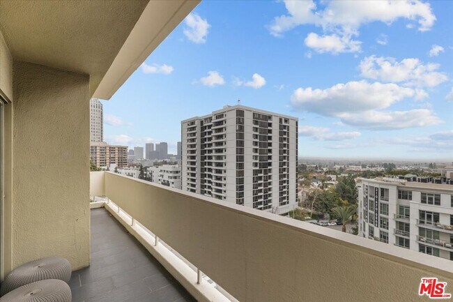 Building Photo - 10701 Wilshire Blvd