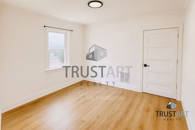 Building Photo - 1910 N Myrtlewood St