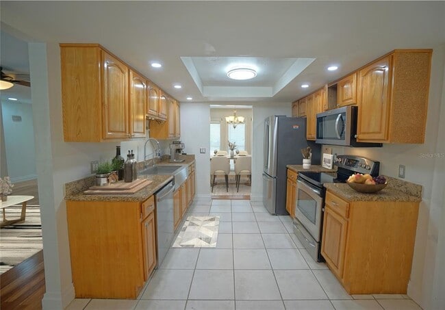 Building Photo - 5301 Carrollwood Meadows Dr
