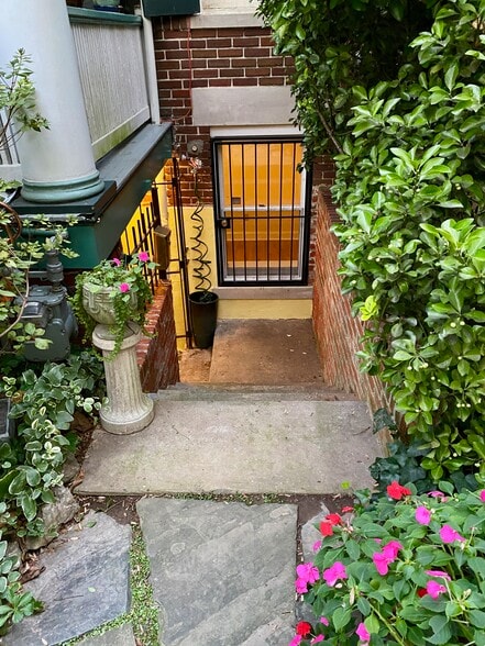 Front Entrance - 2063 Park Rd NW