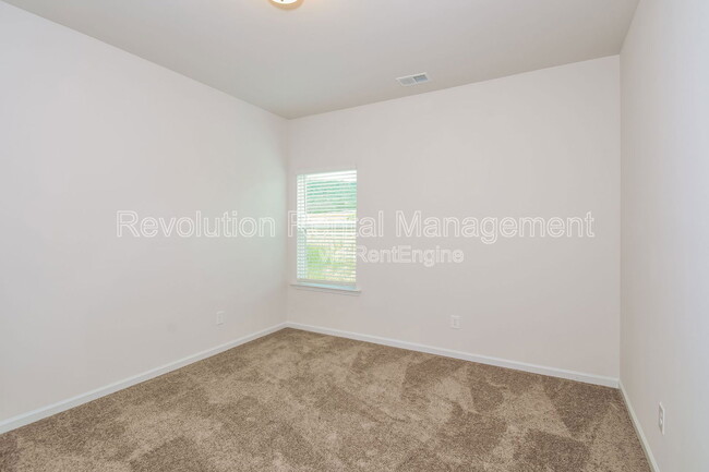 Building Photo - 140 Hadley Wy