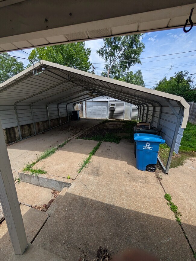 Building Photo - 9035 Bessemer Ave