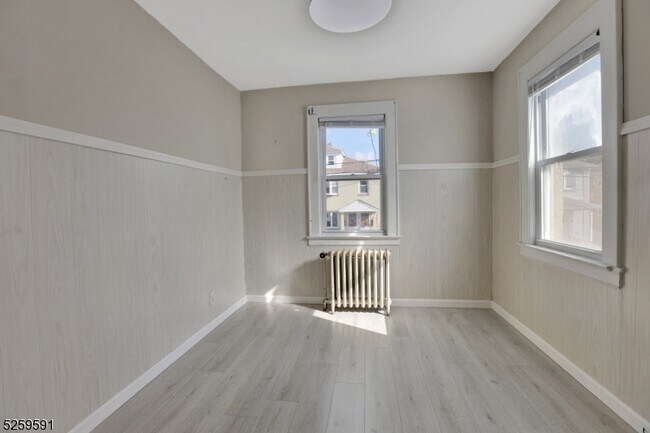 Building Photo - 65 10th St