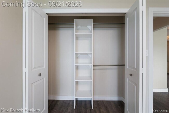 Building Photo - 4151 Bluebird Dr