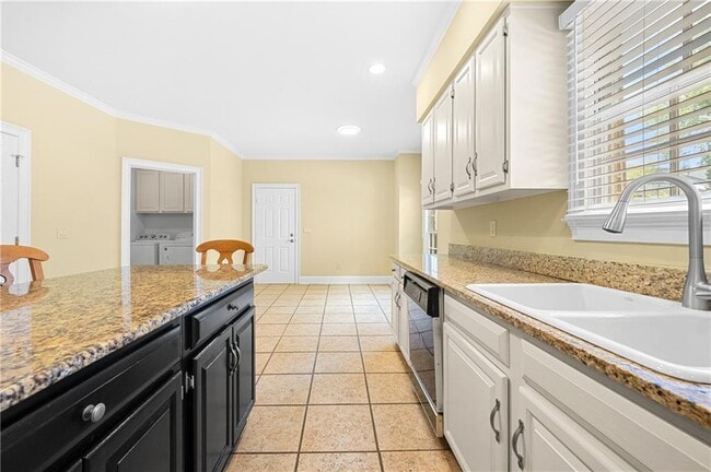 Building Photo - 3795 Ashford Trail NE