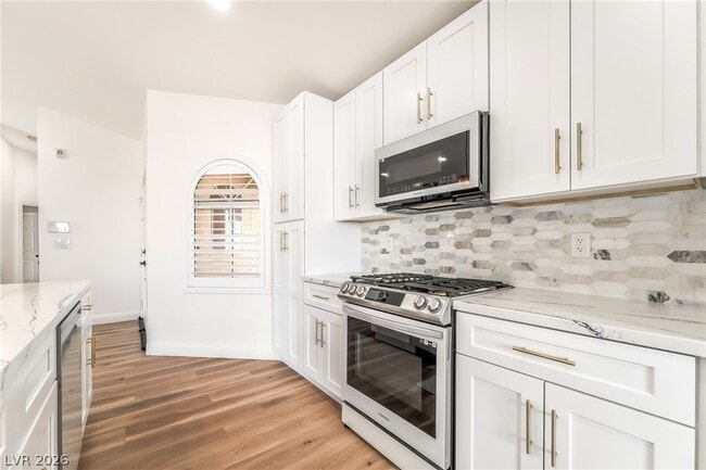 Building Photo - 130 Weatherstone Dr