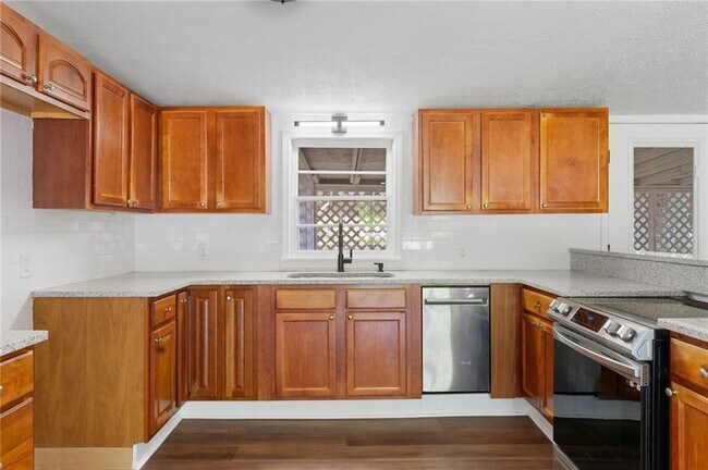 Building Photo - 119 McBee St