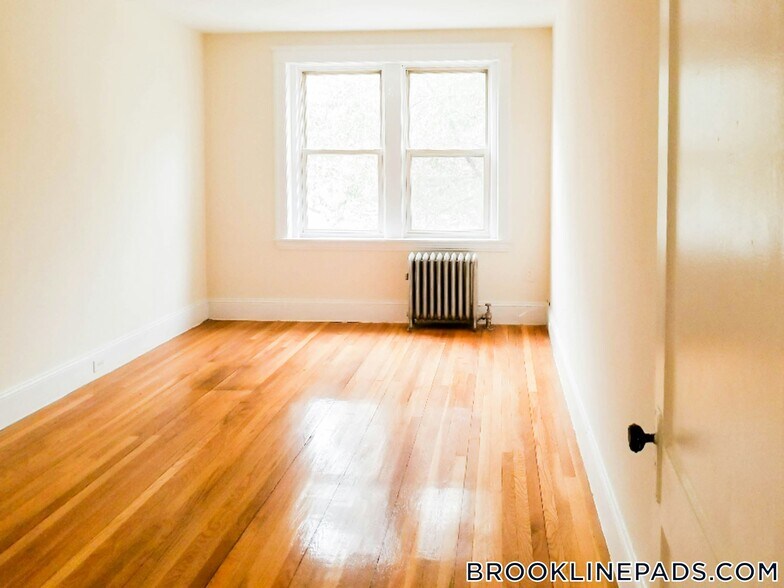 Building Photo - 241 Freeman St