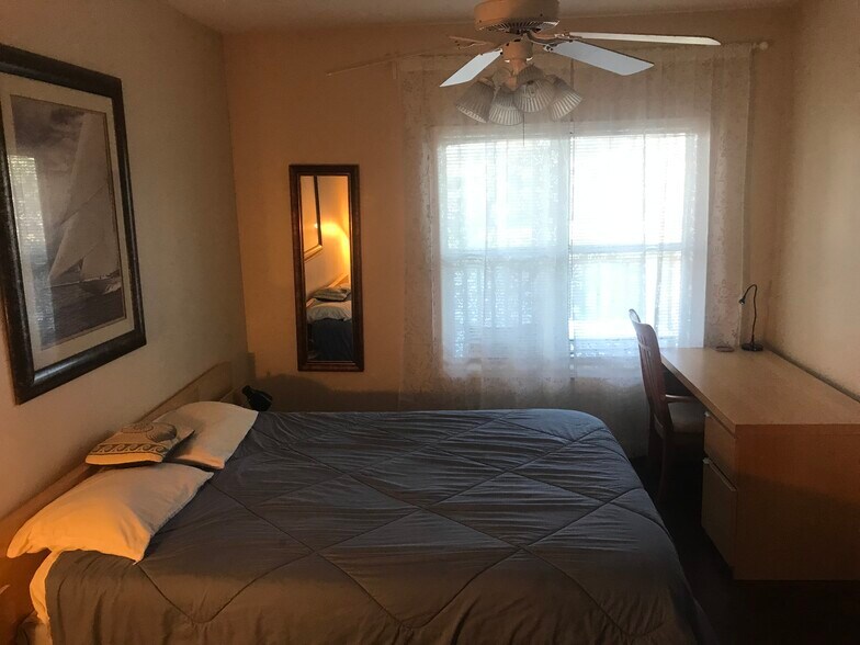 Building Photo - 4802 51st St W