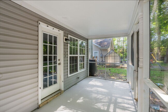 Building Photo - Western Branch 4 bed Ready Now!!