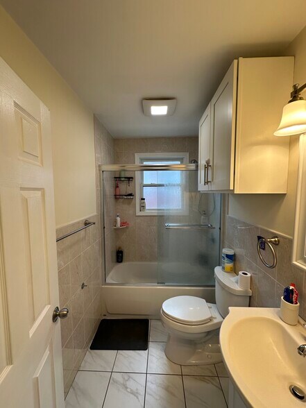 Building Photo - 58 Colborne Rd