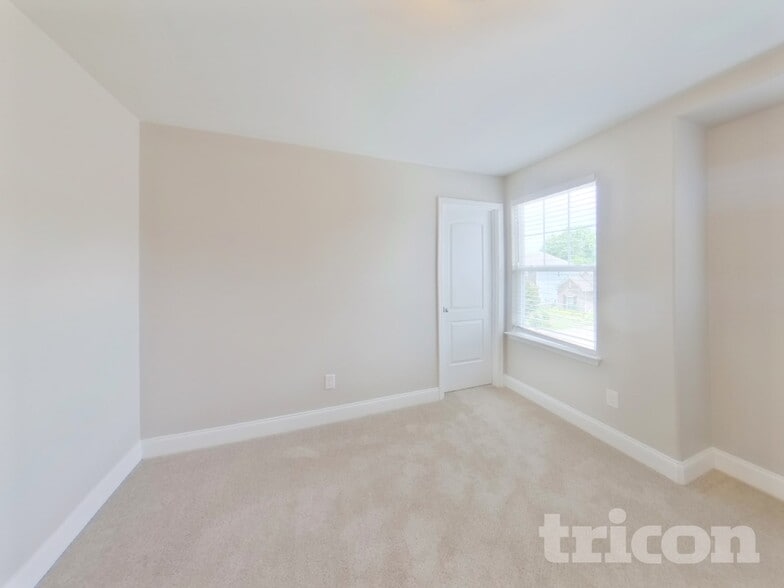 Building Photo - 1023 Solomon Ln